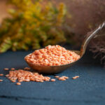Mahedad poolitatud punased läätsed