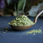 Hakitud mahemoringa lehed